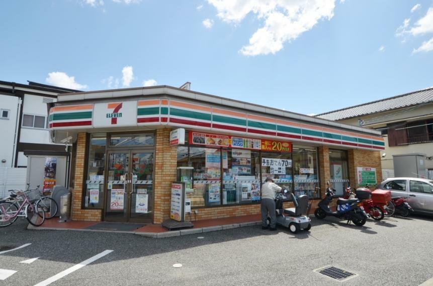 コンビニ 【コンビニエンスストア】セブンイレブン伊丹御願塚3丁目店まで114m