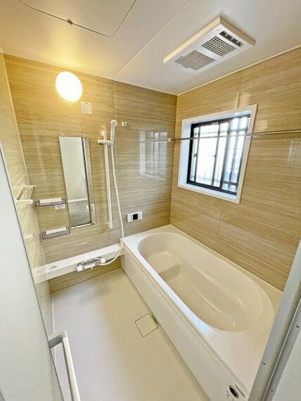 浴室 【リフォーム済】ハウステック製のユニットバスに新品交換しました。一日の疲れを癒すことが出来ます。