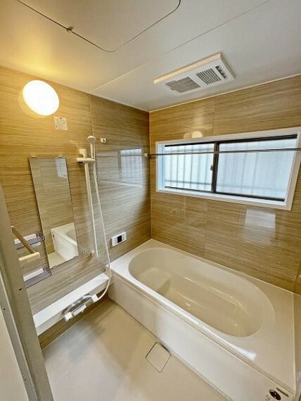 浴室 【リフォーム済】浴室　浴室は1坪に拡張し、ハウステック製ユニットバスに新品交換しました。