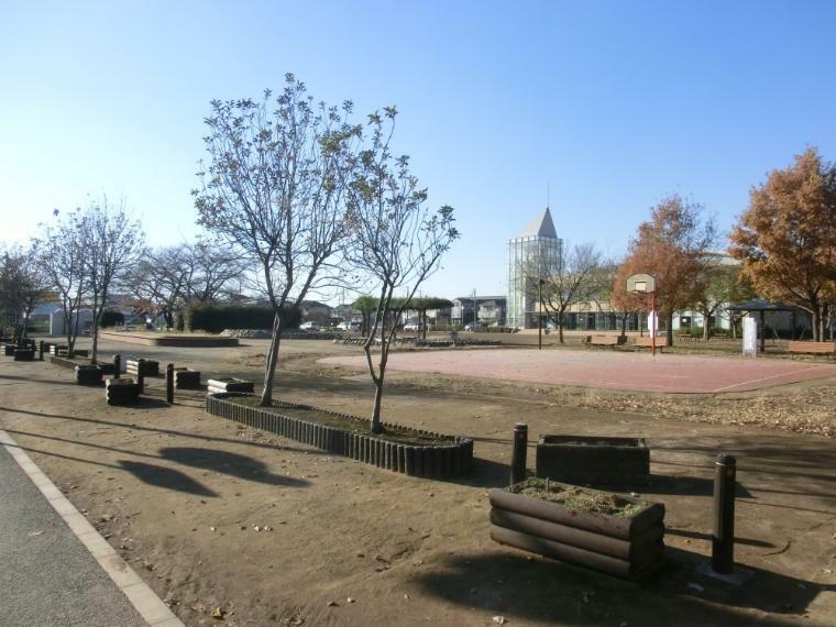 公園 【公園】神山公園（児童センターころぽっくる）まで916m