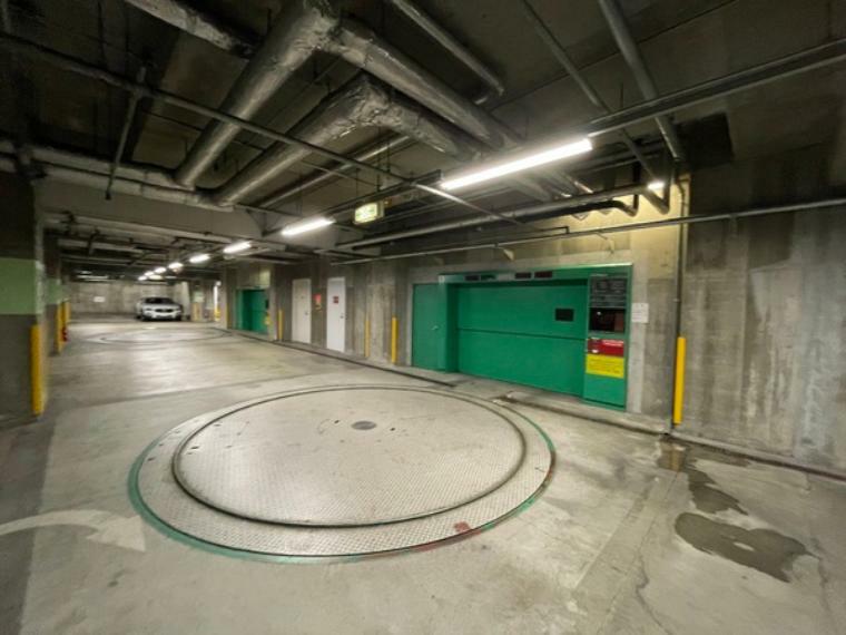 地下駐車場（空き状況は担当者にご確認ください）