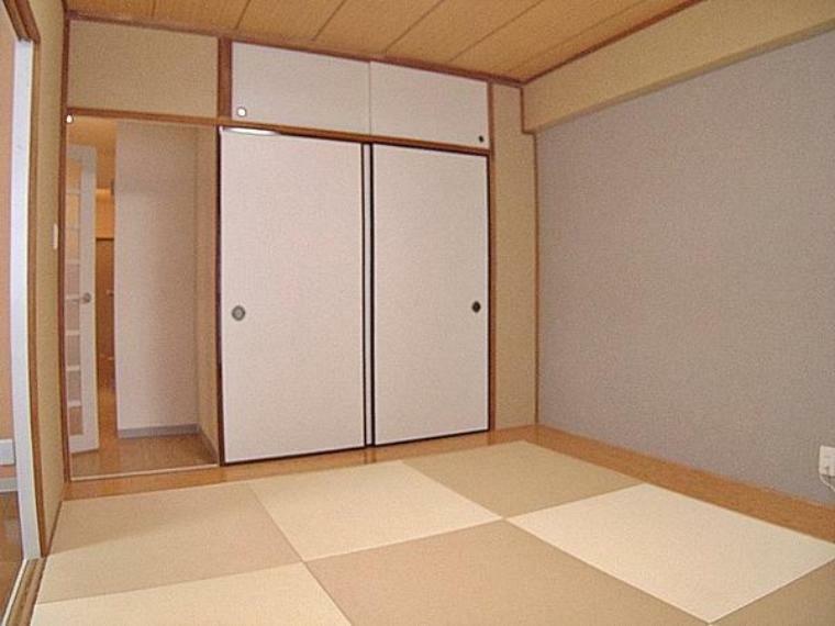 和室 琉球畳のお洒落な和室。畳のいい匂いに包まれて新生活を始めませんか。
