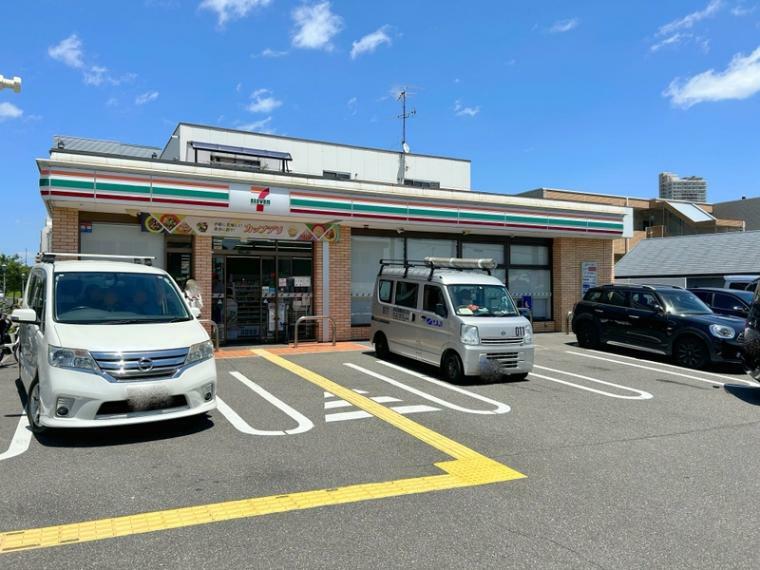 コンビニ セブンイレブン神戸須磨行幸町店　