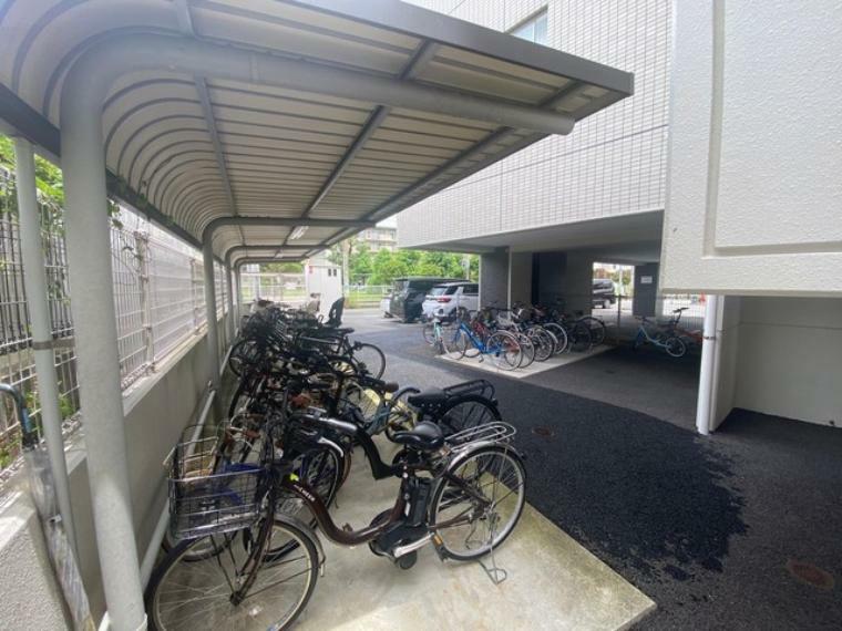 駐輪場 駐輪場は、屋根付きで安心で雨に濡れにくいすね＾＾