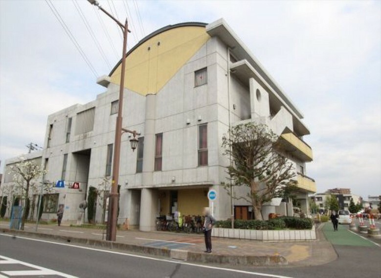 役所 【市役所・区役所】富士見市立 子育て支援センターまで900m