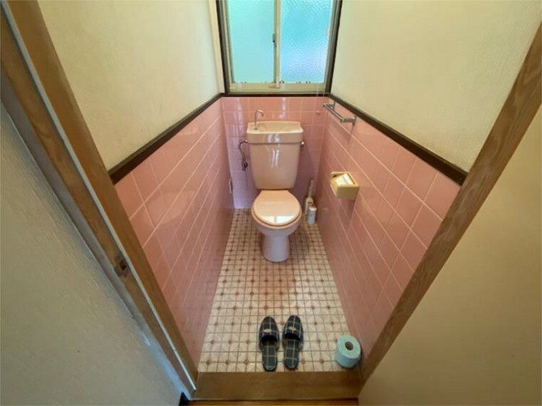 トイレ 窓もあり換気のしやすいトイレ