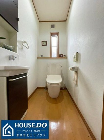 トイレ トイレは自動で蓋が開くので、トイレに触れずに使う事ができます