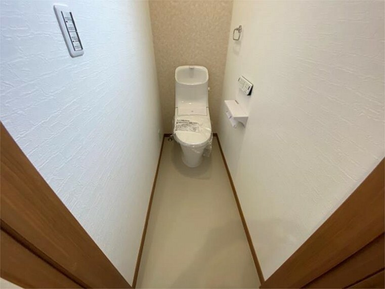 トイレ 2Fトイレ。2階にもトイレがあると助かりますね