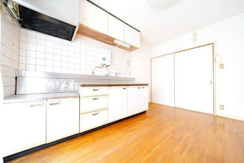 調理スペースをしっかりと確保できる、ワイドなキッチン。