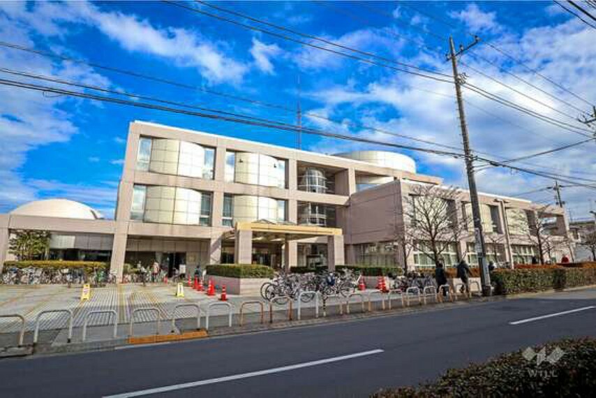 図書館 中央図書館の外観