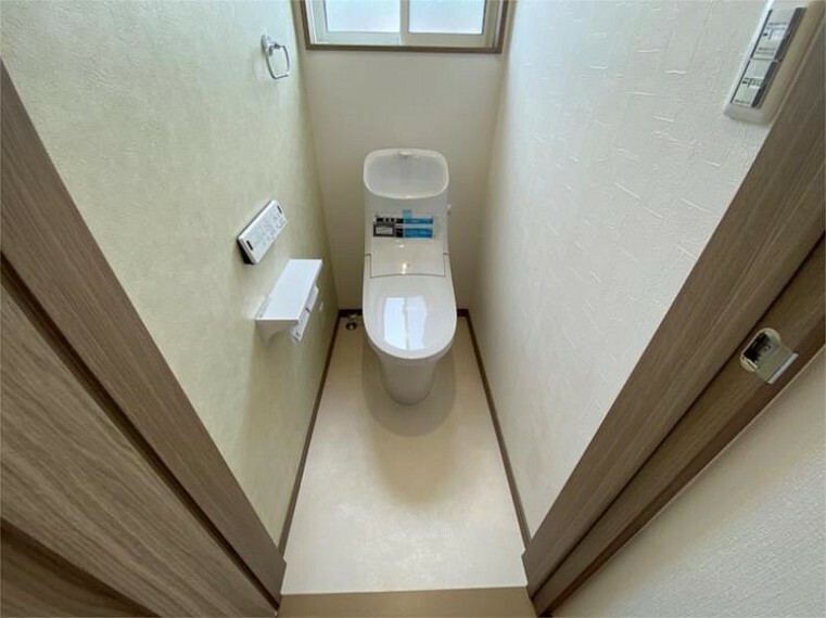 2Fトイレ。各階にトイレがあると便利です