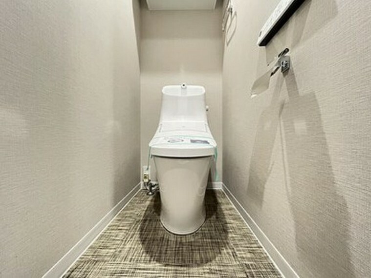 トイレ 快適な温水洗浄便座付。いつも使うトイレだからこそ、こだわりたいポイントですね。