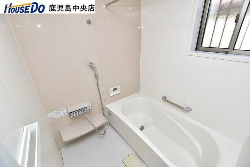 浴室 【浴室】浴室暖房乾燥機付きの浴室です 窓もあり自然換気もできます！