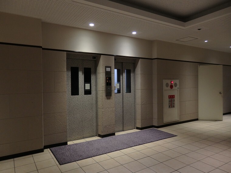1階　エレベーターホール
