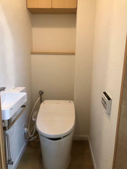 トイレ 【トイレ】 ・温水便座つきトイレ