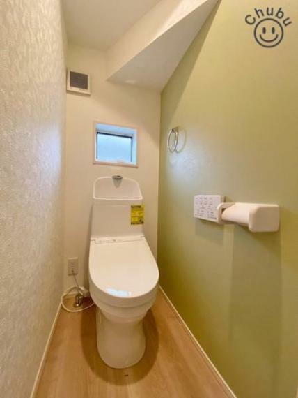 トイレ いつも清潔にお使いいただけるよう、ウォシュレットの操作パネルは壁付けリモコンになってます。
