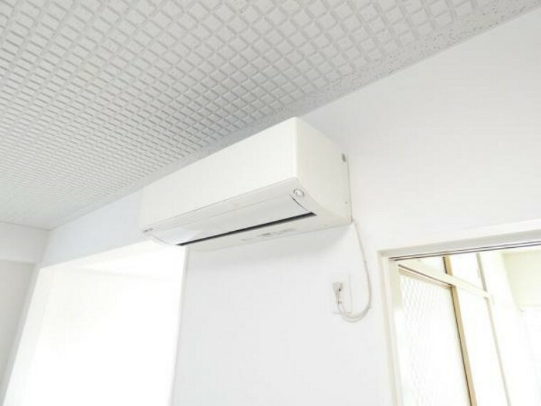 冷暖房・空調設備 リビングダイニングのエアコンです。