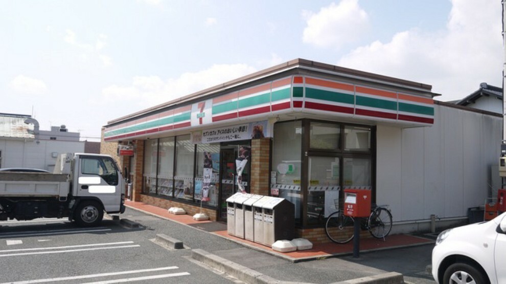 コンビニ セブンイレブン豊橋忠興店