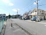 周辺の街並み 前面道路（西方向）