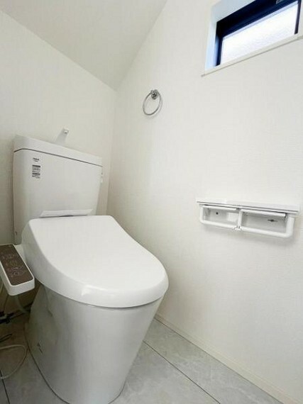 トイレ 毎日使うトイレには快適な温水洗浄便座付。