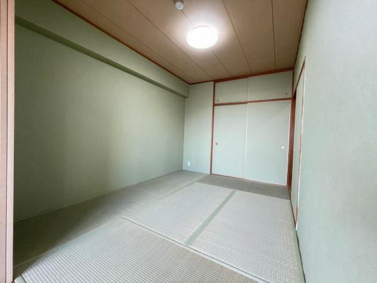和室6帖:リビングにつながった和室スペースは、おむつ替えやお昼寝に最適です。