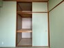 収納 和室6帖:押入収納は上部と下部に分かれた2段構造になっているため、荷物の出し入れがしやすいです。