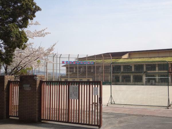 西賀茂中学校（約2,200m・徒歩28分）