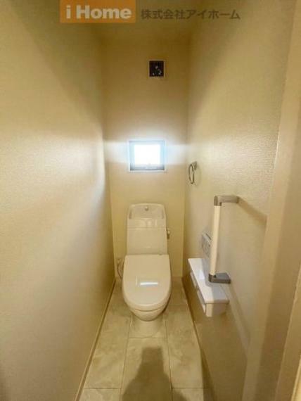 トイレ トイレが2箇所なので、大家族や来客の際にも安心です。