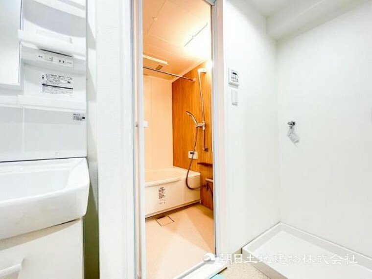 浴室 洗濯機置場には防水パンもついており階下の水漏れも安心です。