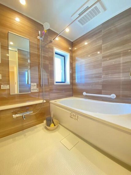浴室 毎日使う大切な空間の浴室。きれいにお使いいただけるお手入れのしやすいものです。