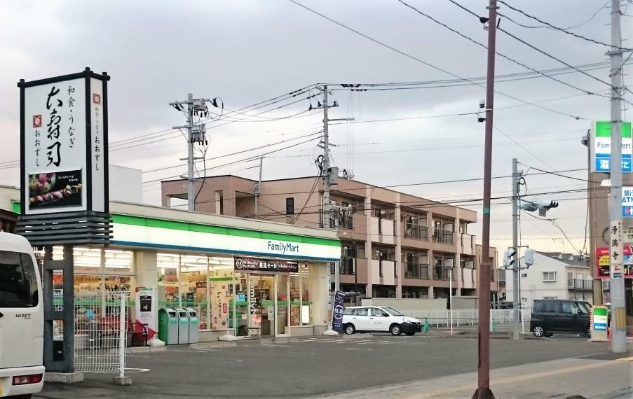 コンビニ ファミリーマート 泉七北田店