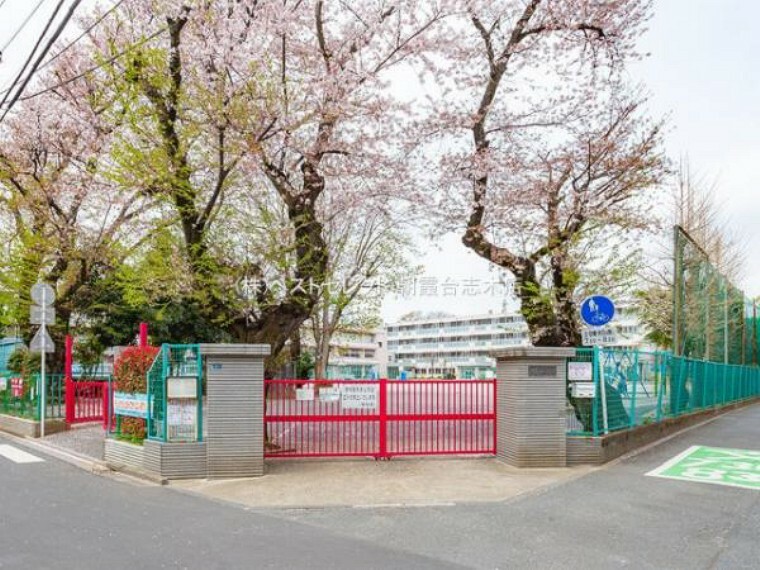 小学校 志木市立第三小学校（徒歩8分）