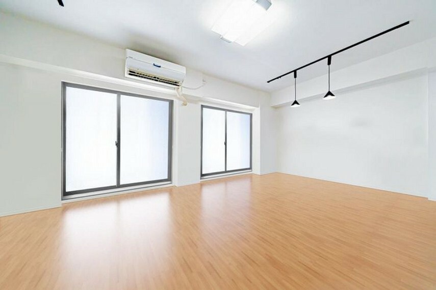 居間・リビング 【LD】※画像はCGにより家具等の削除、床・壁紙等を加工した空室イメージです。