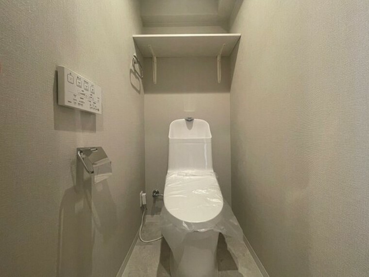 トイレ 白を基調とし、清潔感のある空間に仕上がりました。