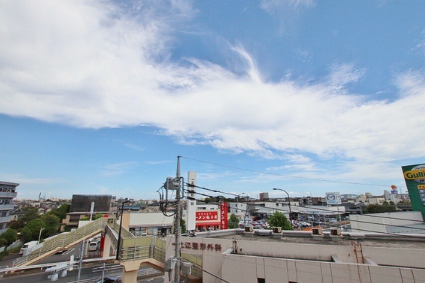 眺望 窓を開けると広がる青空。心をリフレッシュして日々を過ごしていきましょう。