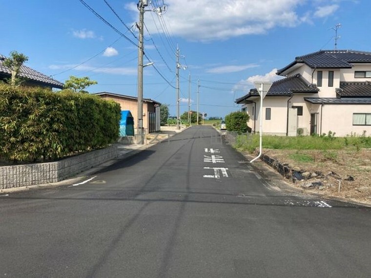 現況写真 前面道路含む現地写真