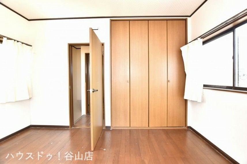 収納 桜島が見える和田団地の売家の2階洋室6帖の収納
