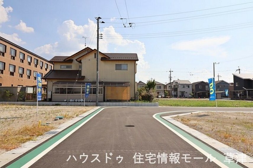 現況写真 前面道路含む現地写真