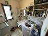 洗面化粧台 ホワイトを基調にした清潔感ある洗面台。