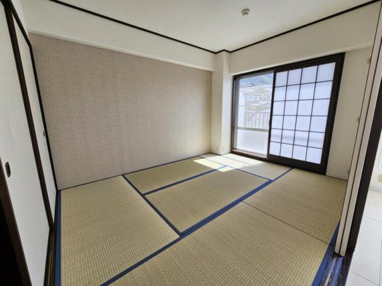 和室6帖:リビングにつながった和室スペースは、おむつ替えやお昼寝に最適です。