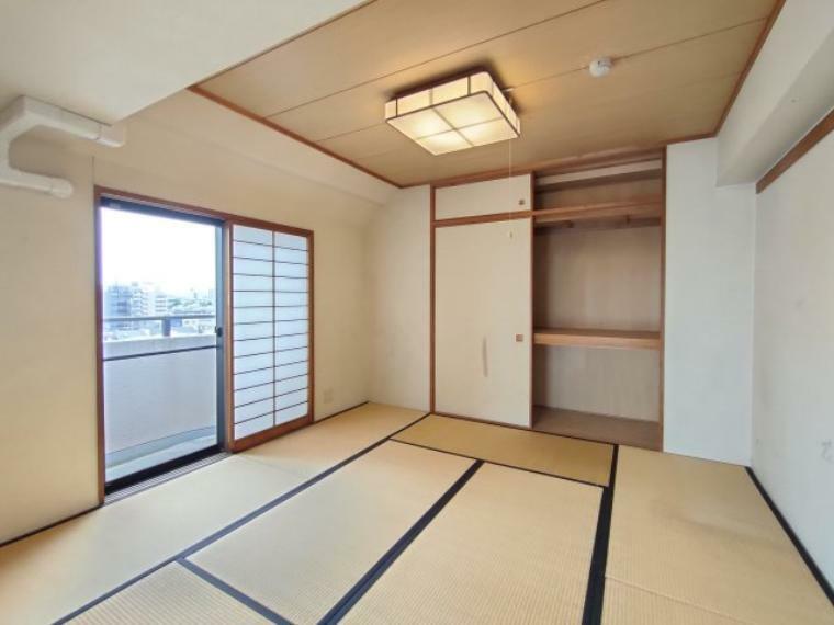 ・Japanese style room 裸足でくつろげる和室もございます。畳の香りでリラックス