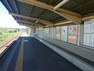 【近隣写真】駅　JR参宮線　五十鈴ヶ丘駅まで約800m（徒歩約10分）毎日の通勤、通学の送り迎えも負担にならない距離。運動の為に徒歩や自転車で駅まで行くことも良いですね。　