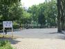 公園 野川第4公園 鉄塔のたもとにある公園。トイレもあり便利。ブランコ・幼児向けアスレチック遊具・滑り台・鉄棒×3・他