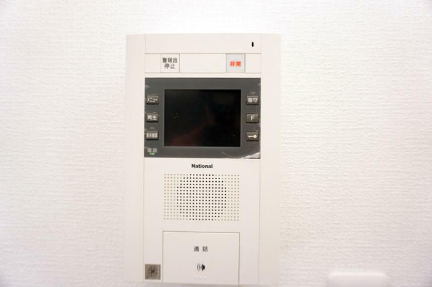 防犯設備 TVモニター付インターホンでセキュリティ面にも配慮