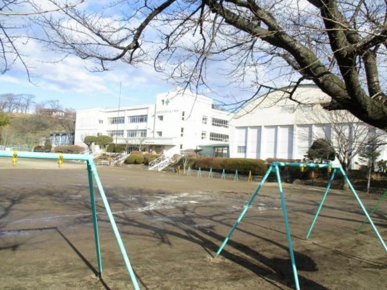 小学校 【周辺環境/小学校】緑が丘小学校まで約3分（約180m）
