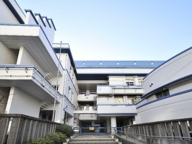 小学校 横浜市立本町小学校