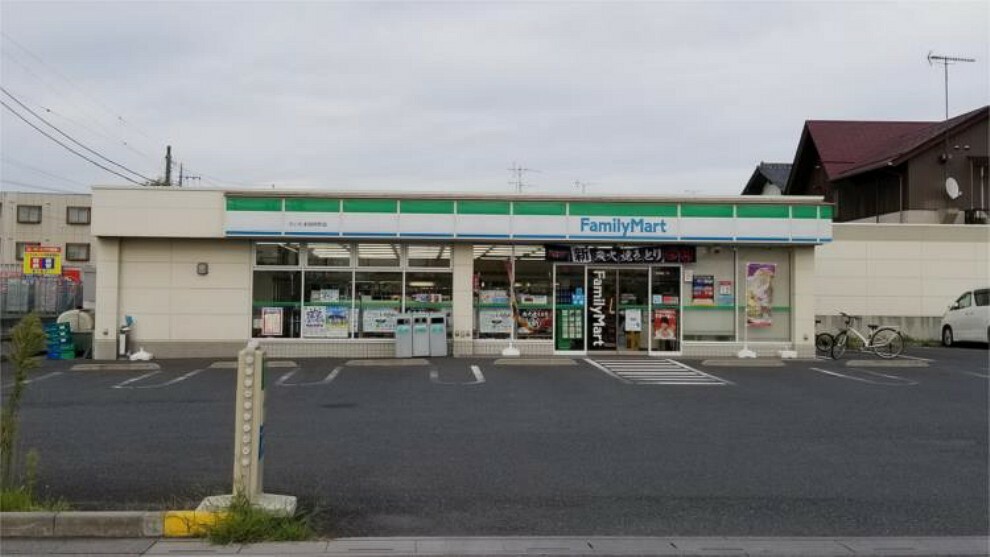 コンビニ ファミリーマートさいたま別所町店