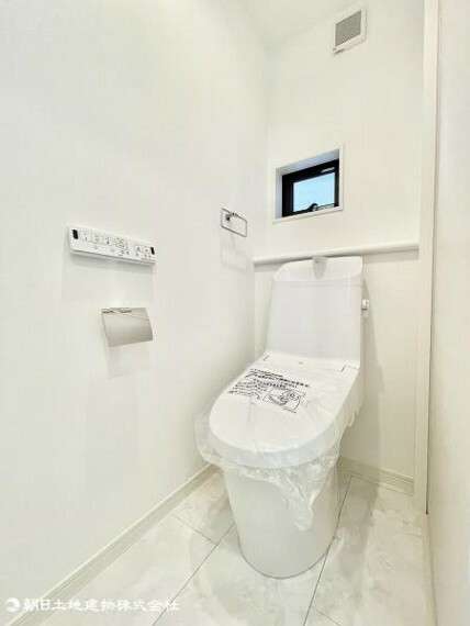 トイレ 普段使う箇所だからこそ、換気性はもちろん、お掃除やお手入れのしやすいトイレを採用しています。