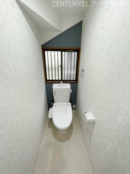 1階の温水洗浄便座付トイレ