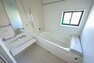 浴室 浴室は一日の疲れを癒す場所だから、家族みんながゆったりできる快適設計。追い炊き機能付きオートバス。安定した温度で、いつでも快適に入浴できます。